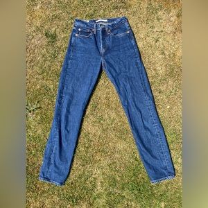 Levi wedgie 24” jeans